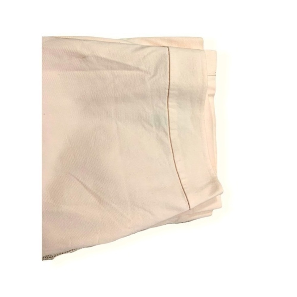 Fully lined skirt